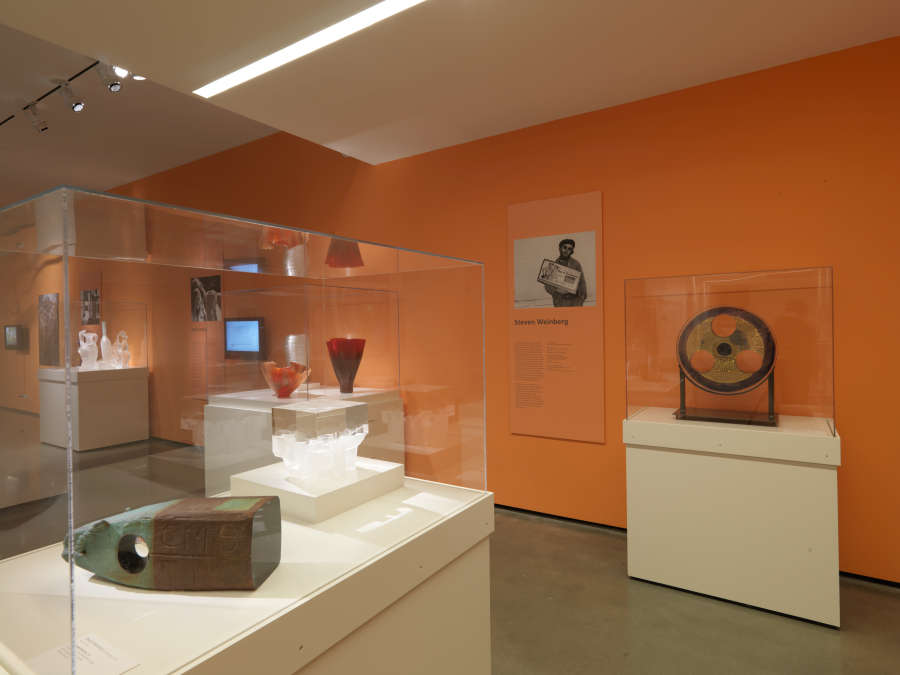 view exhibition image