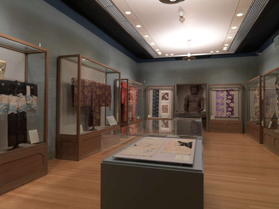 view exhibition image