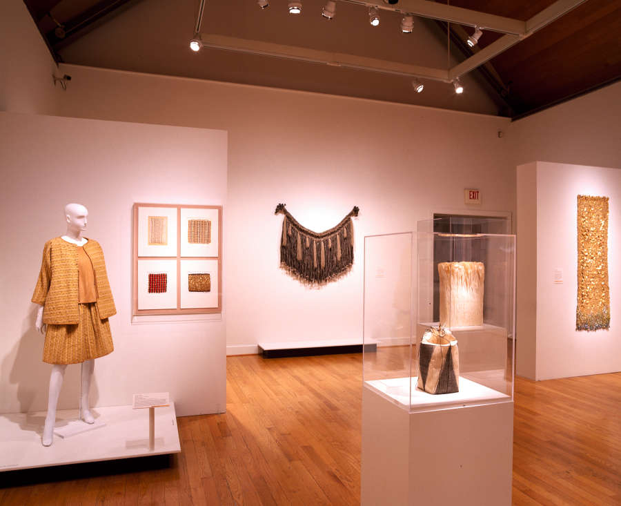 view exhibition image