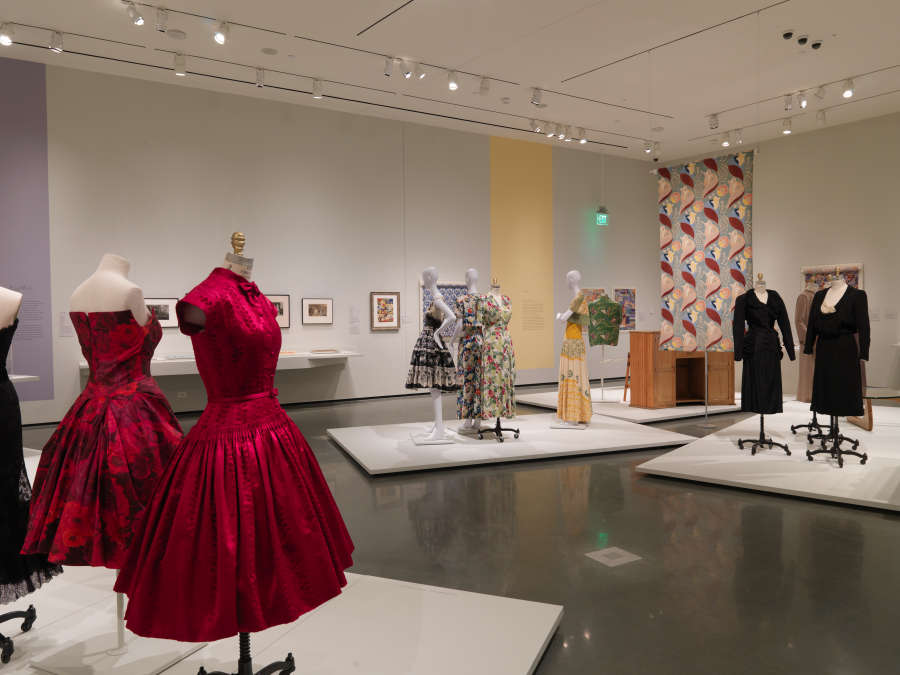 view exhibition image