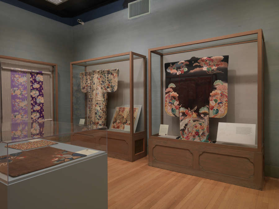 view exhibition image