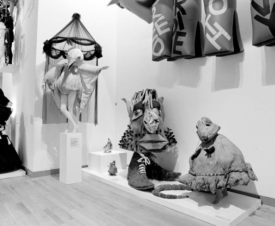 view exhibition image