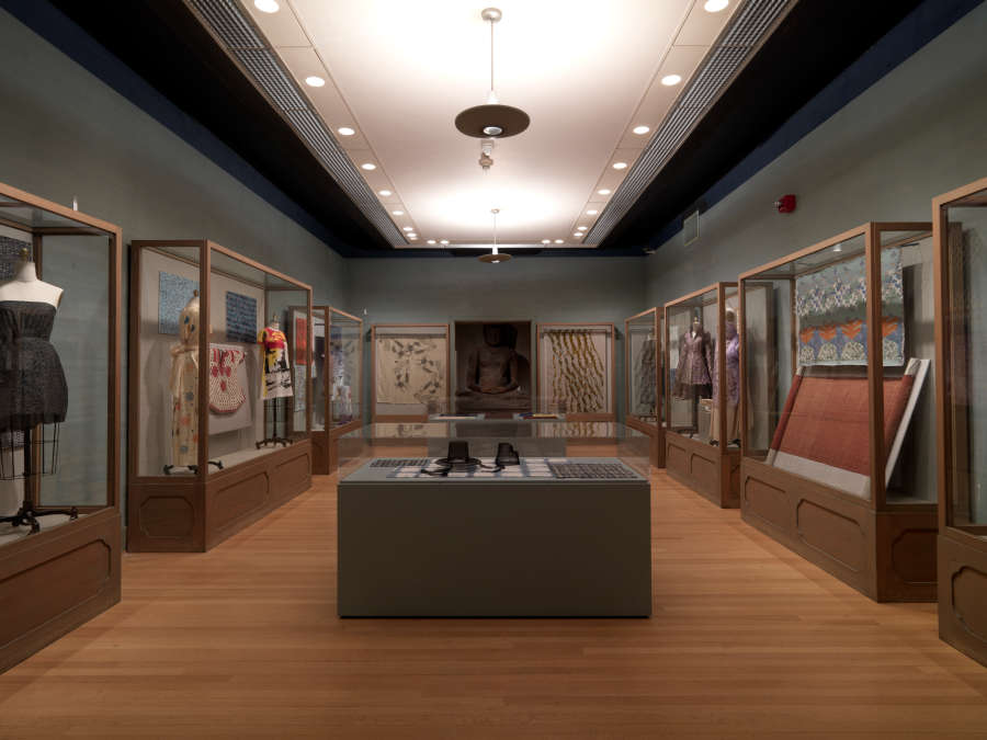 view exhibition image