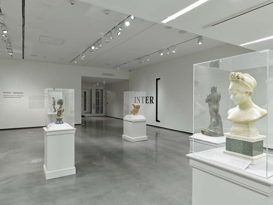 view exhibition image
