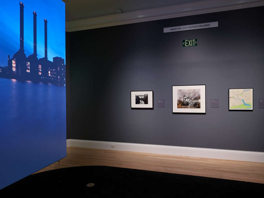 view exhibition image