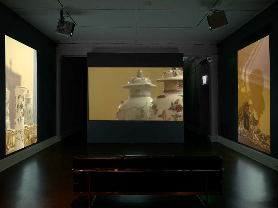 view exhibition image