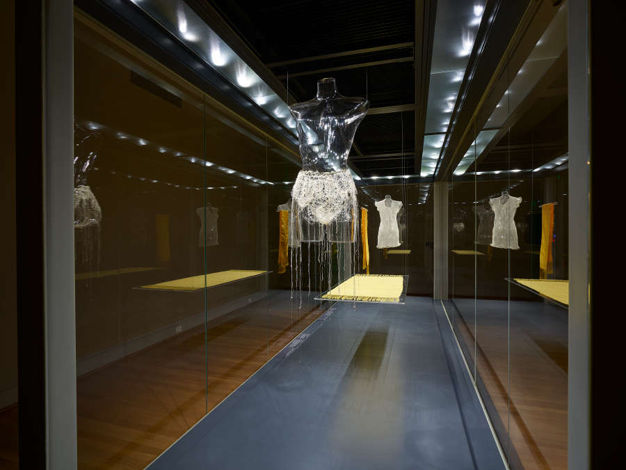 view exhibition image