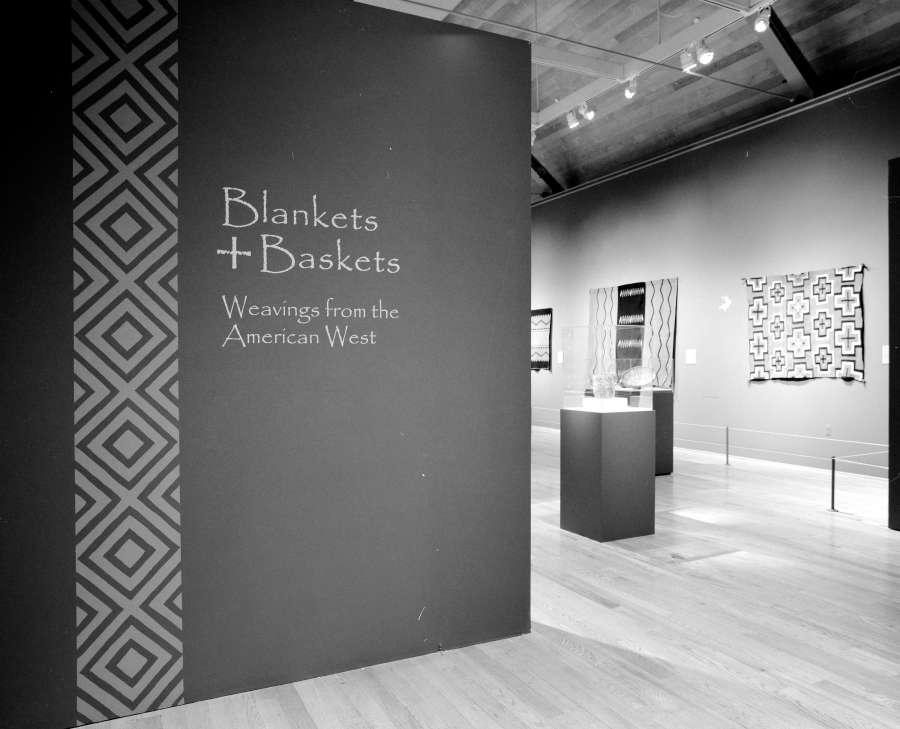 view exhibition image