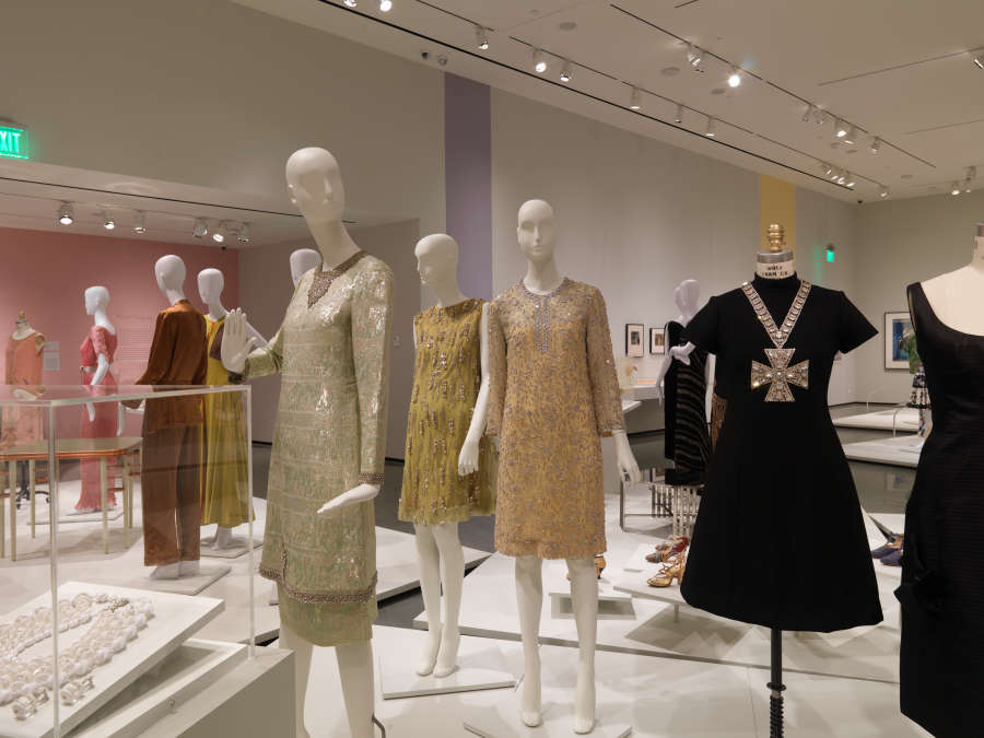 view exhibition image