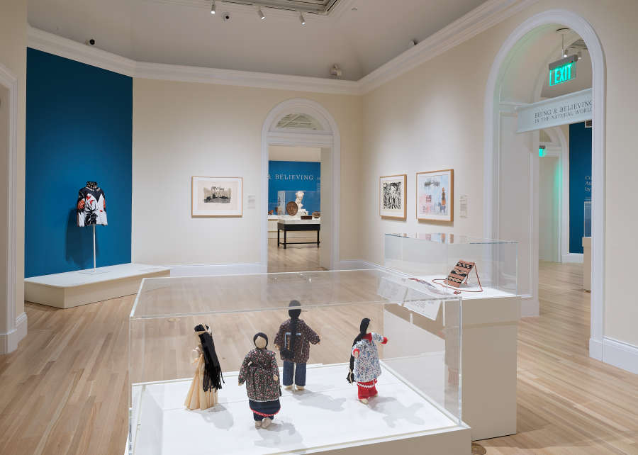 view exhibition image
