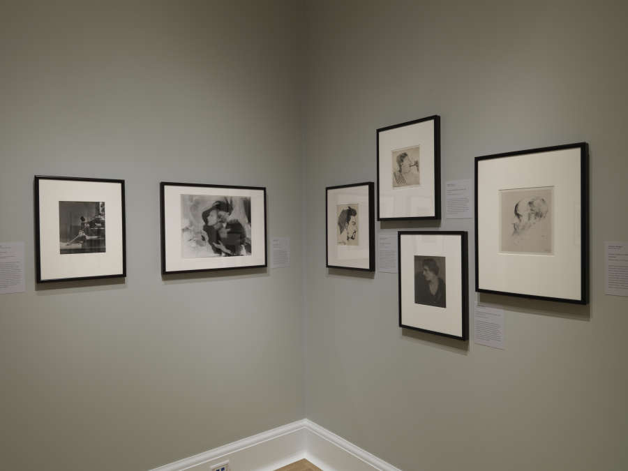 view exhibition image