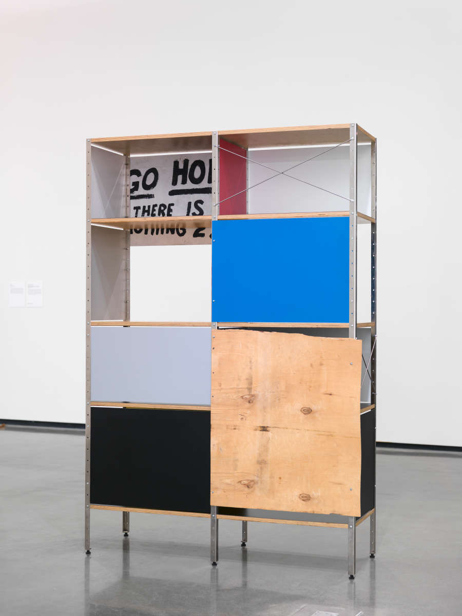 view exhibition image