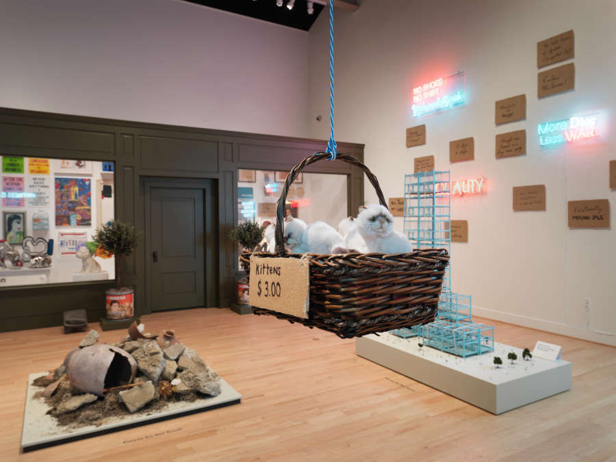 view exhibition image