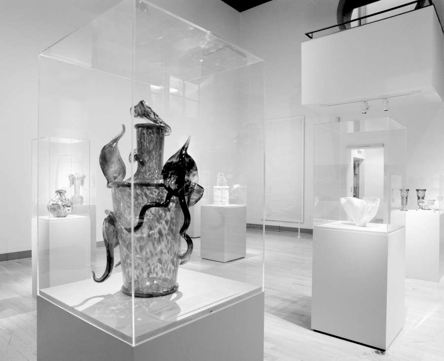 view exhibition image