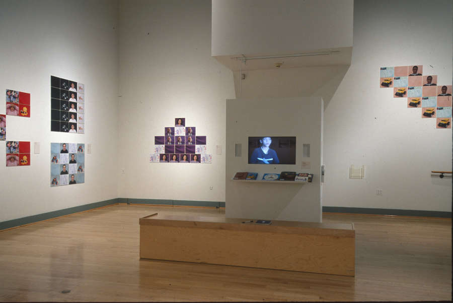 view exhibition image