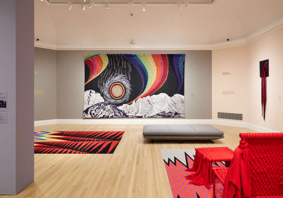 view exhibition image