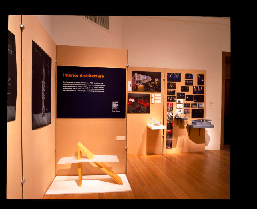 view exhibition image