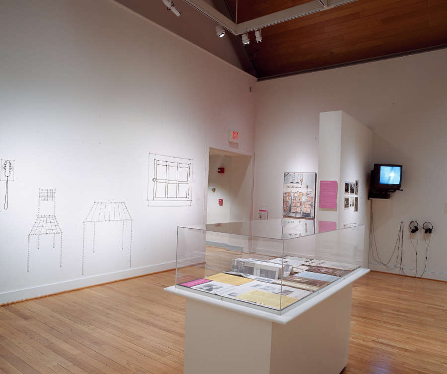 view exhibition image