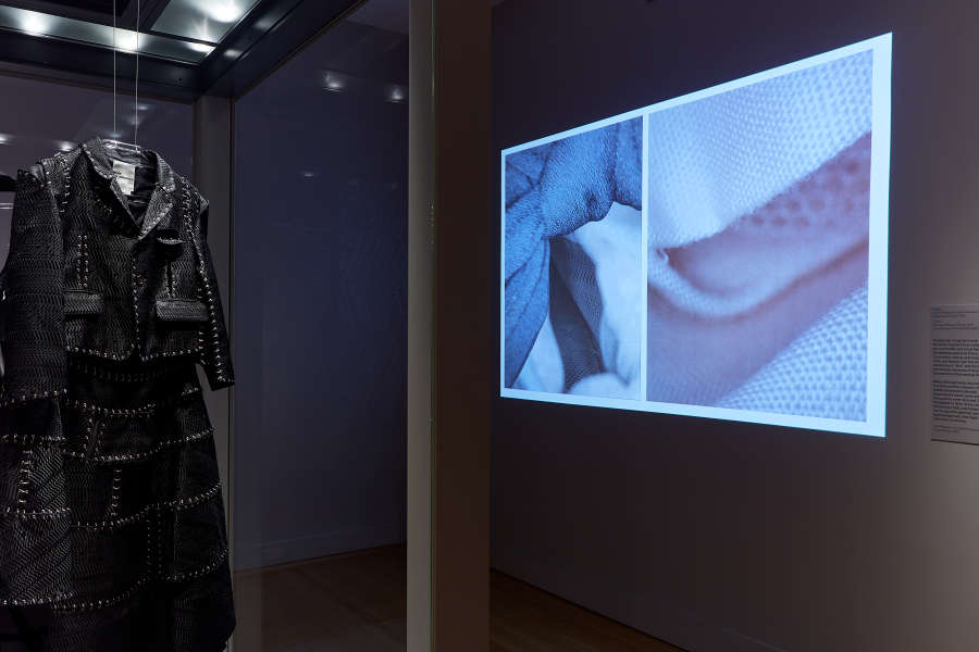 view exhibition image