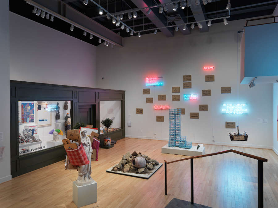 view exhibition image