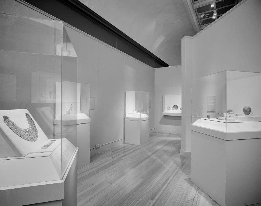 view exhibition image