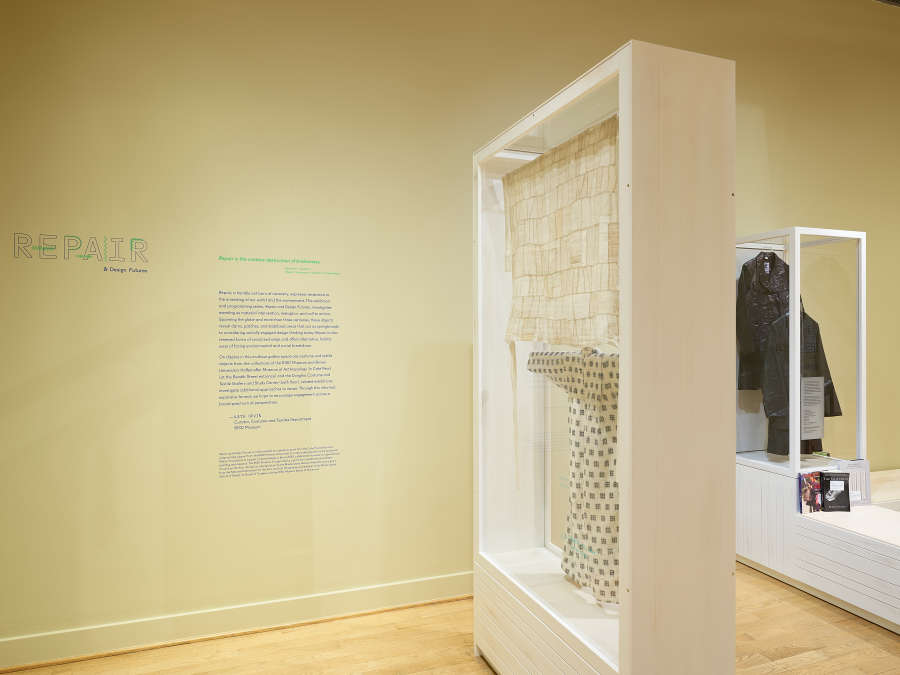 view exhibition image