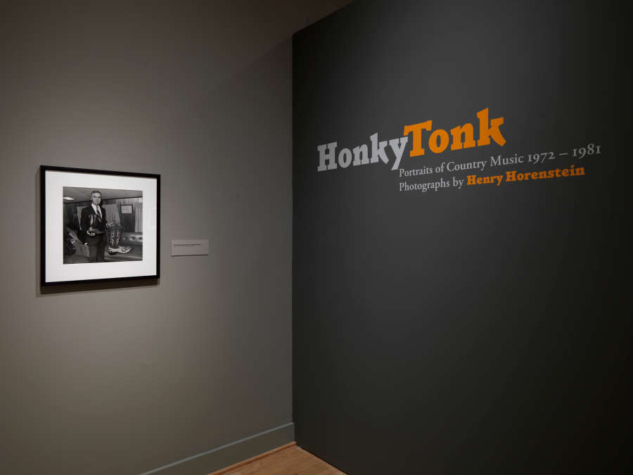 view exhibition image