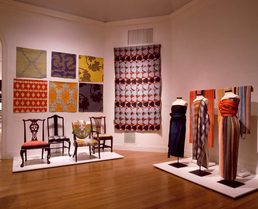 view exhibition image