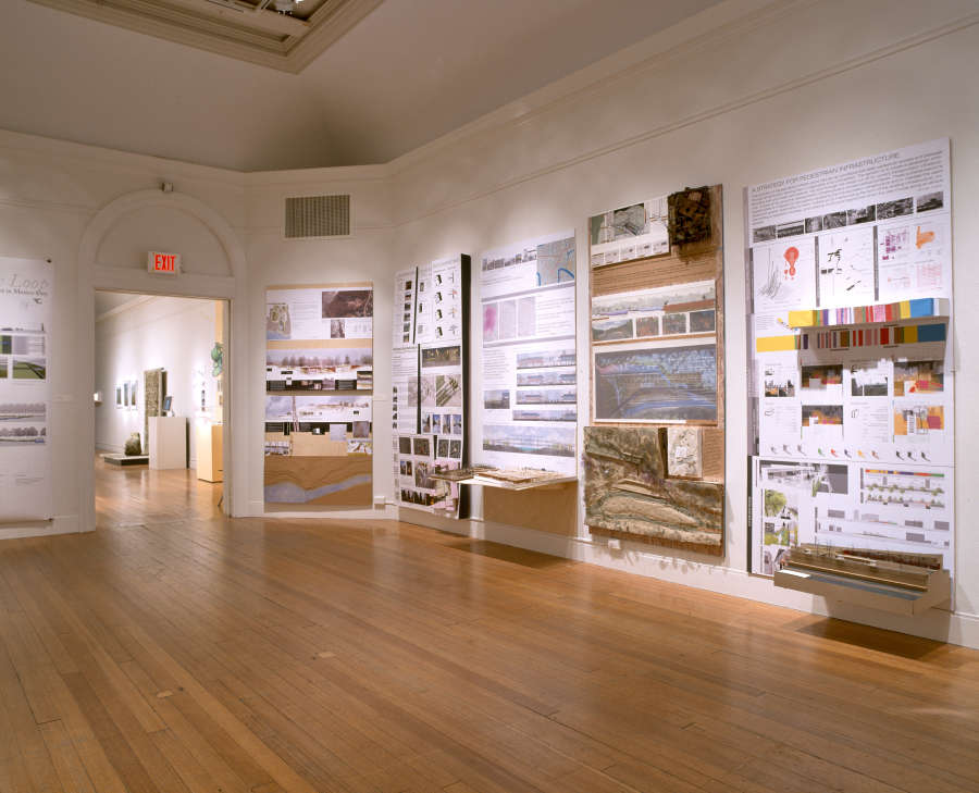 view exhibition image