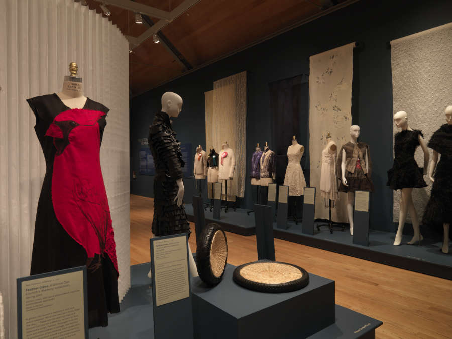 view exhibition image