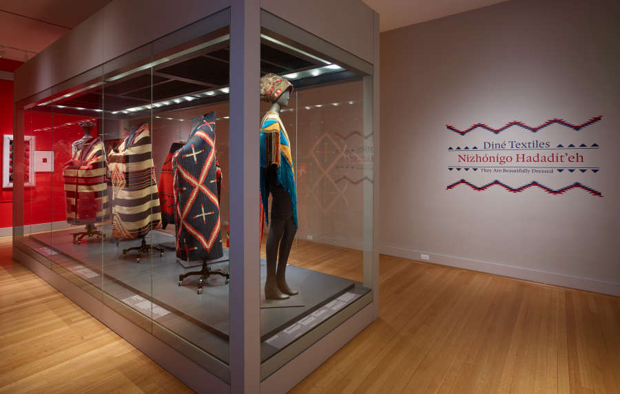 view exhibition image