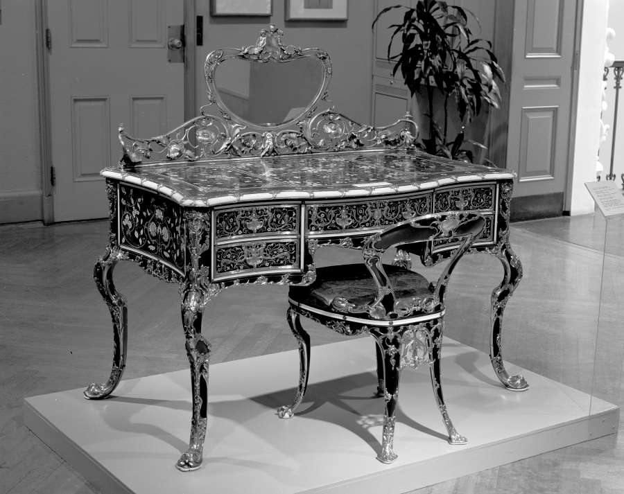 view exhibition image