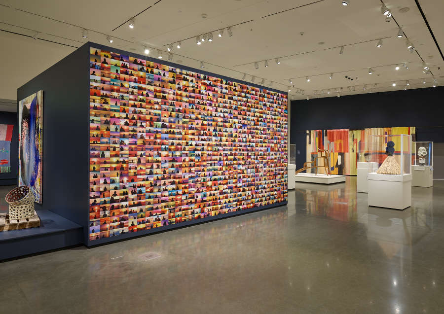 view exhibition image