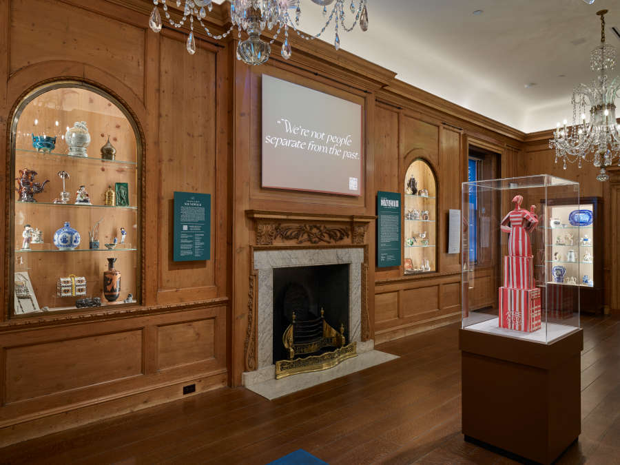 view exhibition image