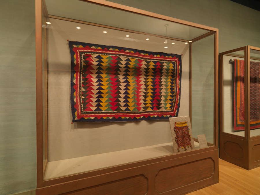 view exhibition image