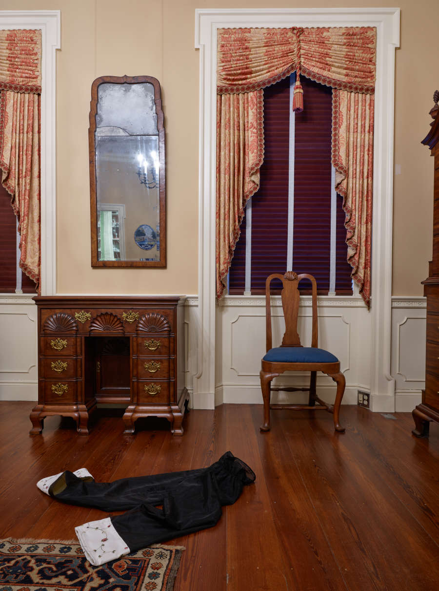 view exhibition image