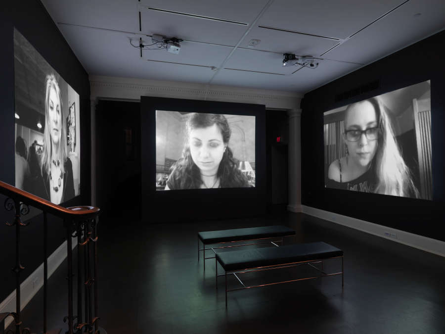 view exhibition image