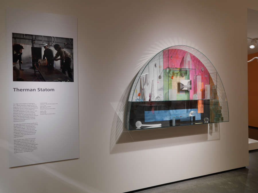 view exhibition image