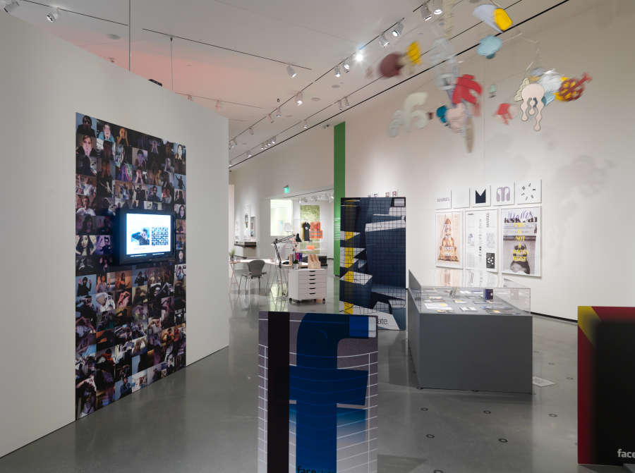 view exhibition image