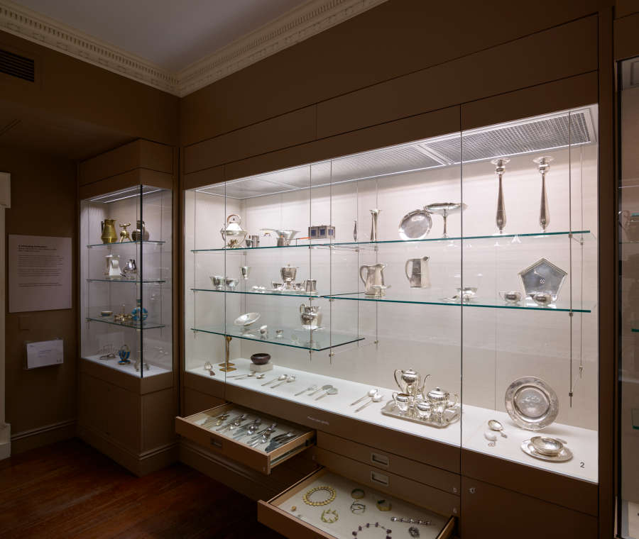 view exhibition image