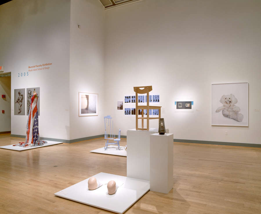 view exhibition image