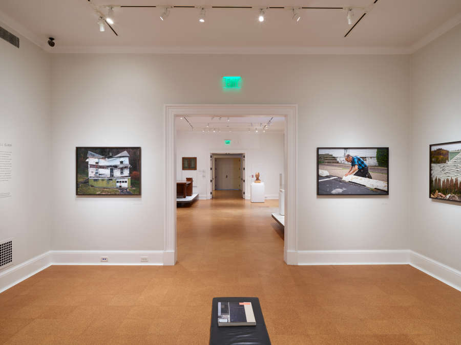 view exhibition image