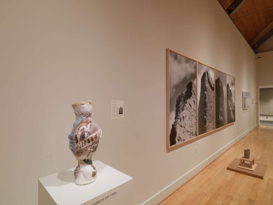 view exhibition image