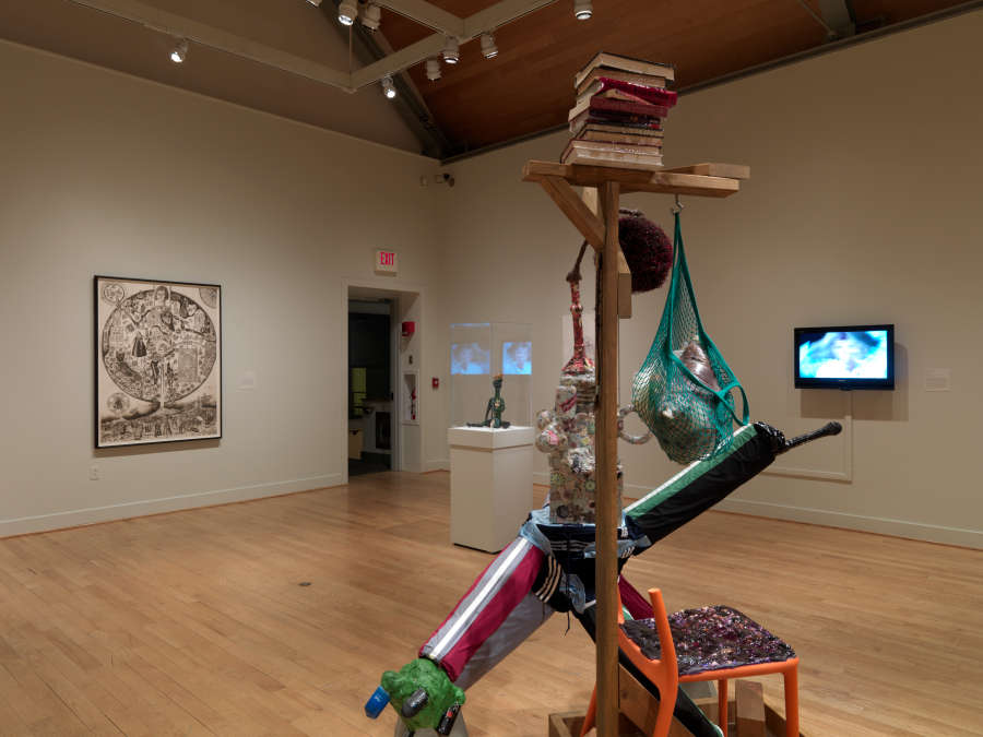 view exhibition image