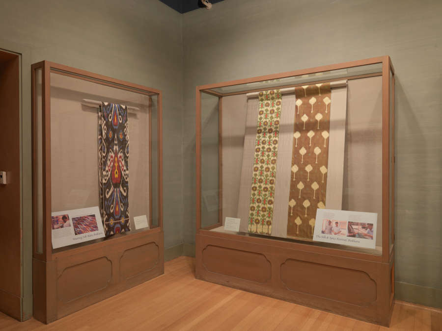 view exhibition image