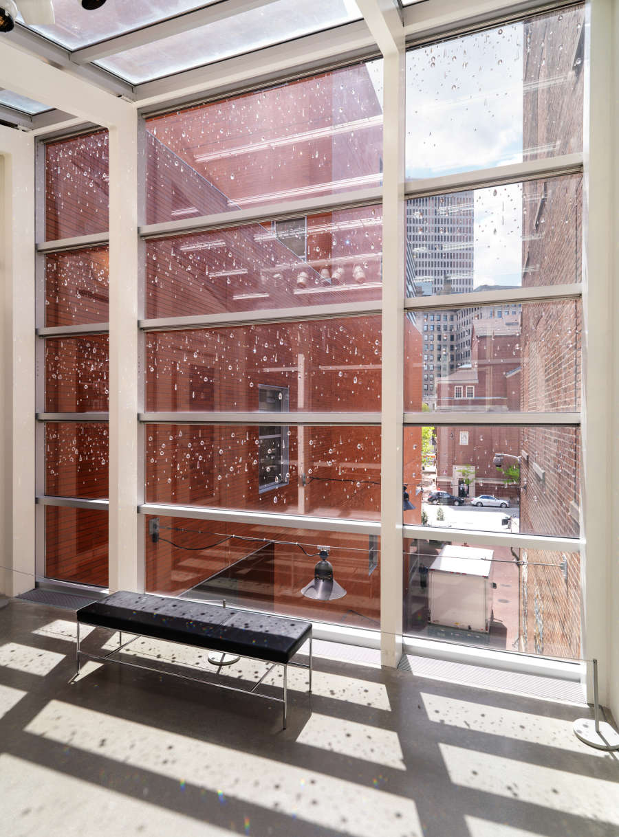 view exhibition image