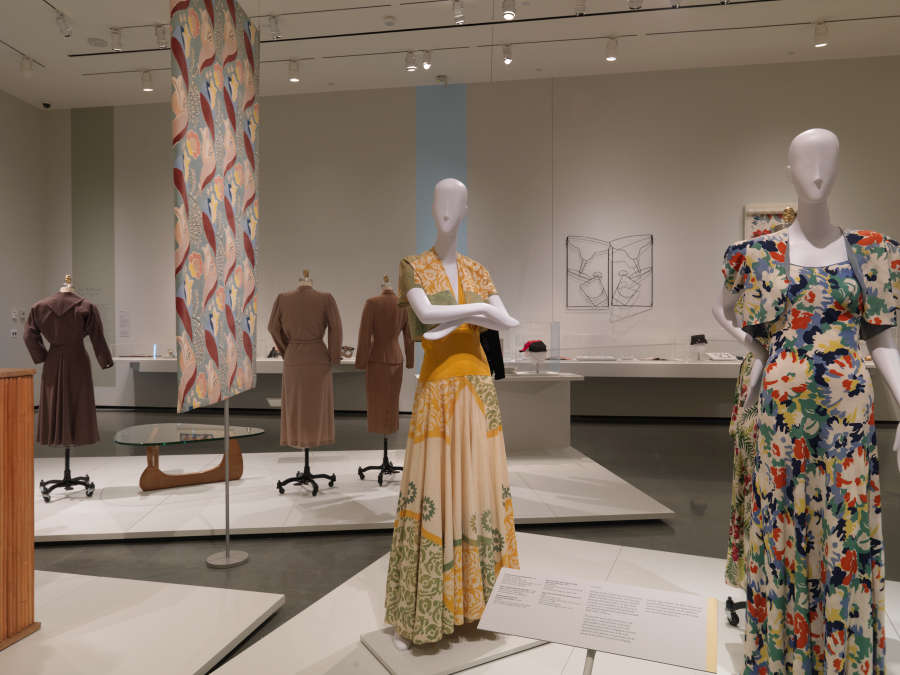 view exhibition image