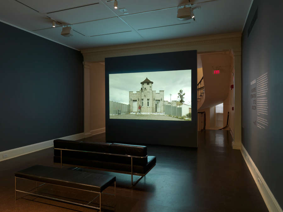 view exhibition image