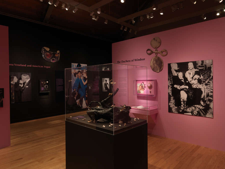 view exhibition image