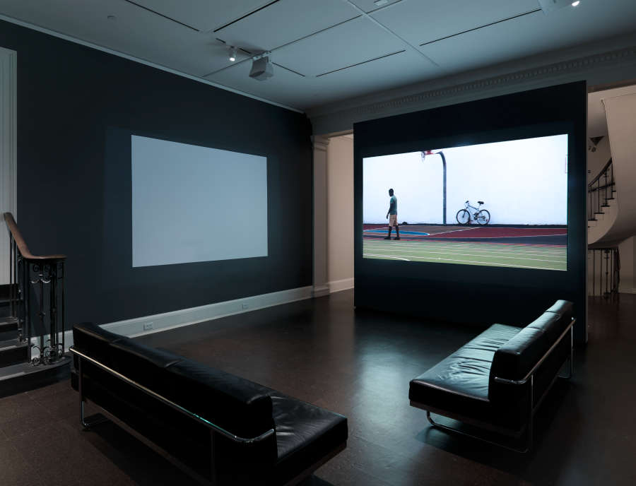 view exhibition image